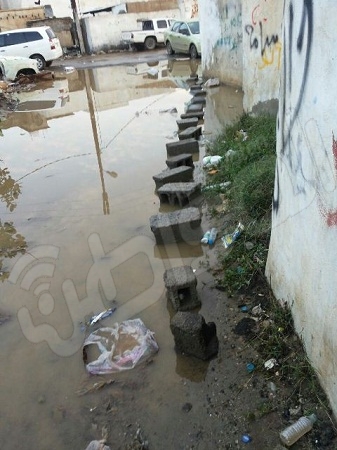 بالصور.. مياه الأمطار تغرق شوارع “شقيري ضمد”