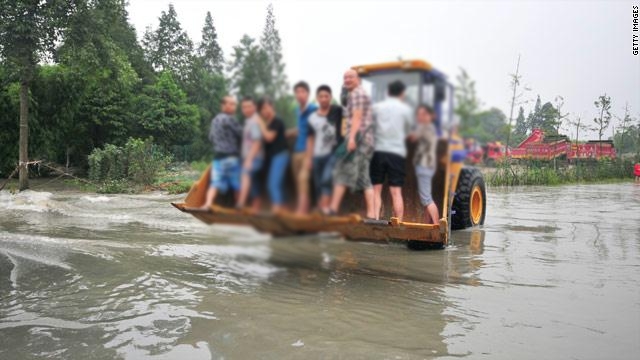 إجلاء مئات الآلاف بالصين تحسبا من إعصار “سوليك”