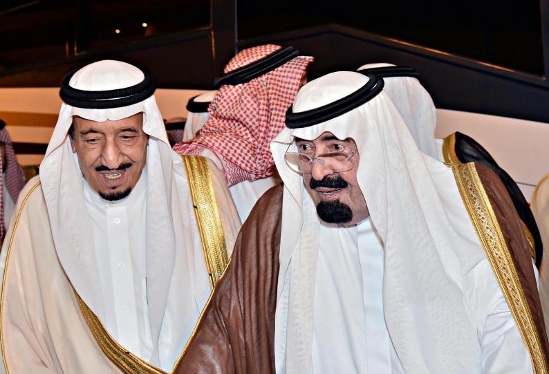 الملك في مكة لقضاء ماتبقى من رمضان جوار بيت الله