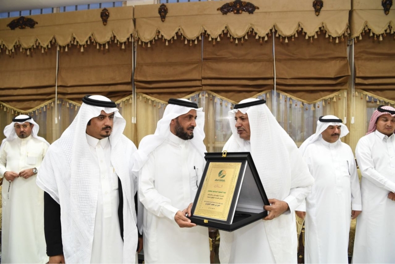 بالصور.. رئيس غرفة أبها يدعو للاستثمار بالقطاعات السياحية صحيفة بالصور.. رئيس غرفة أبها يدعو للاستثمار بالقطاعات السياحية صحيفة