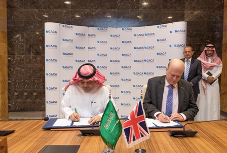بالصور.. اتفاقية لتطوير أمن الطيران المدني مع وزارة النقل البريطانية