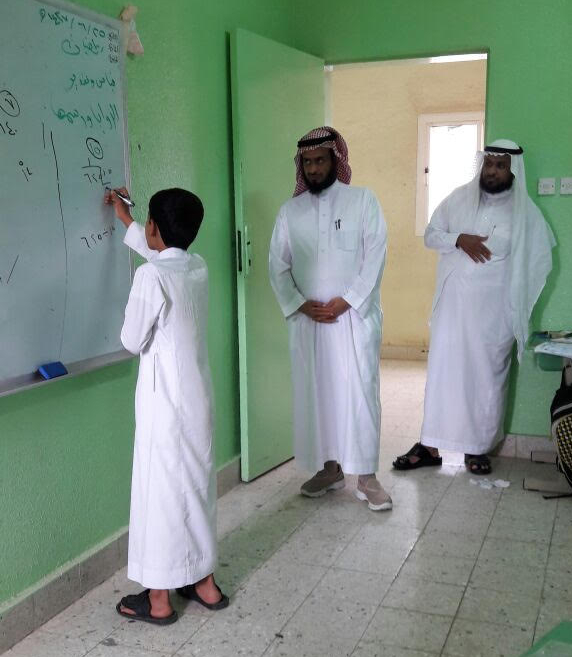 مدير تعليم #مكة يزور مدارس مدركة ورهاط ويتفقد احتياجاتها
