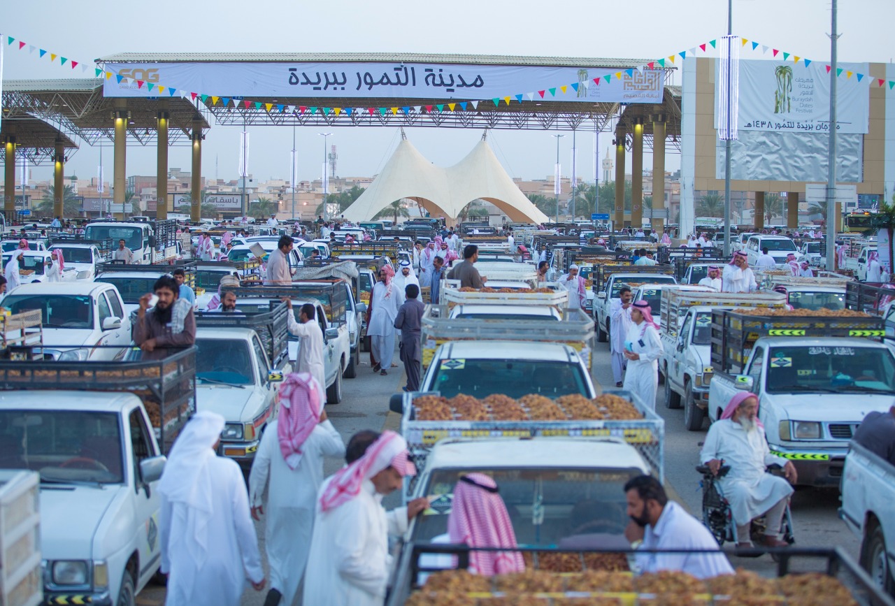 بالصور.. مهرجان تمور بريدة ينطلق وسط أكبر تظاهرة اقتصادية 