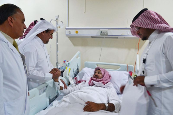 مدير صحة نجران يطمئن على مصابي “اعتداء الوديعة”