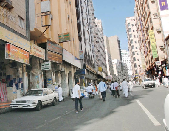 إغلاق 19 محلاً لبيع المواد الغذائية في #مكة