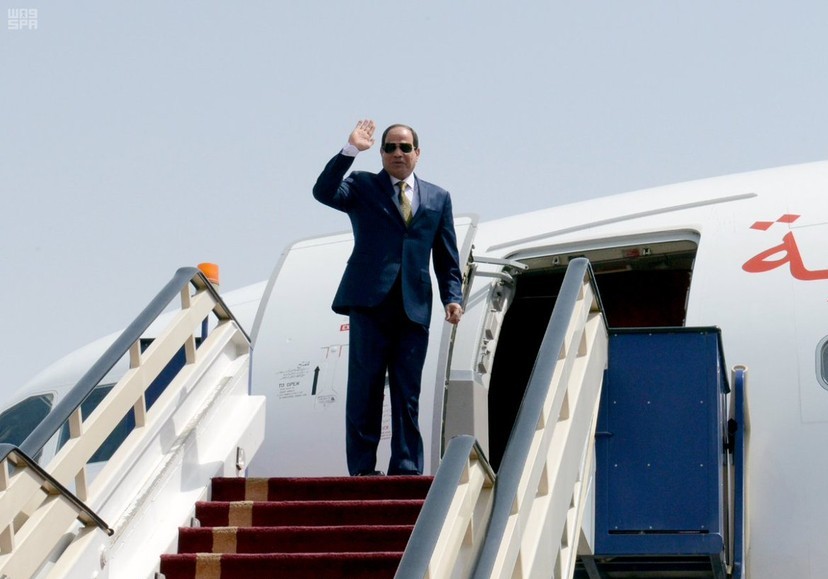 شاهد لقطات من مغادرة الرئيس المصري للرياض