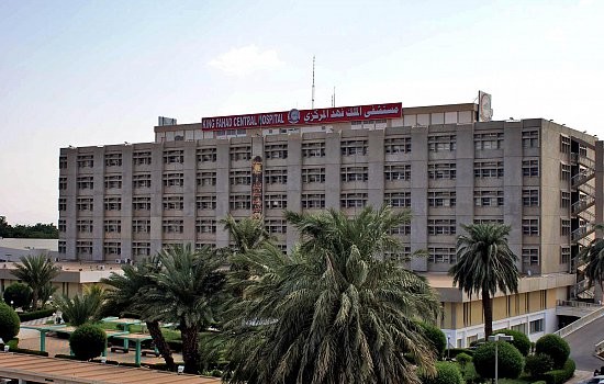 أقسام التنويم بمستشفى الملك فهد بجازان دون تكييف منذ شهرين