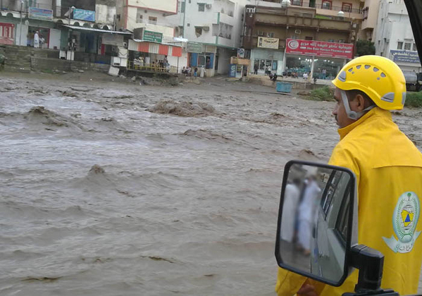 “مدني جازان” يحذر من السيول وتجمعات المياه