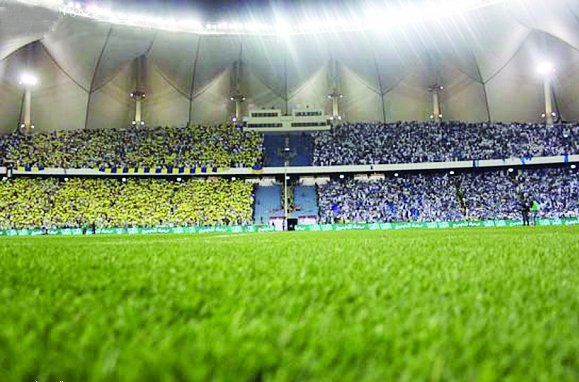 طاقم إيطالي يقود قمة النصر والهلال غداً الجمعة