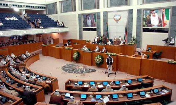 الكويت: رفض قانون يسمح للحكومة باقتراض 20 مليار دينار