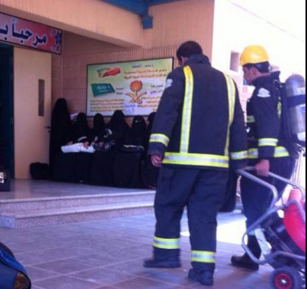 بالصور.. حريق في مدرسة بنات بالطائف يثير خوف المعلمات