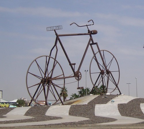 أمانة جدة تعد بإعادة مجسم أكبر دراجة بالعالم لتقاطع الستين