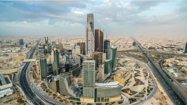 نظرة “فيتش” المستقرة لـ #اقتصاد_المملكة ترفع تفاؤل السعوديين بالمستقبل