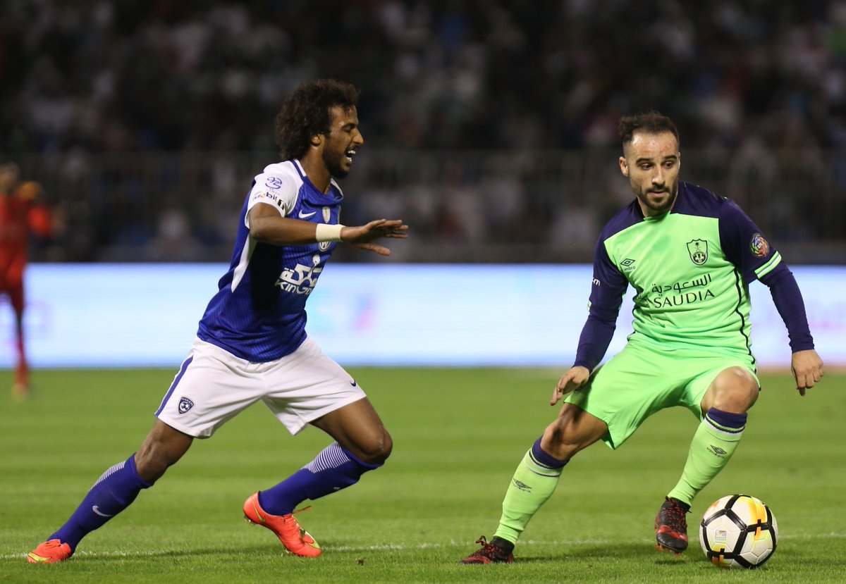 بالفيديو.. الهلال يقترب من صدارة الدوري السعودي بثنائية في الأهلي