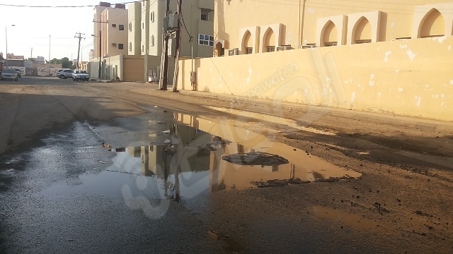 مياه المجاري تحاصر مسجداً في صفا جازان للمرة الثانية