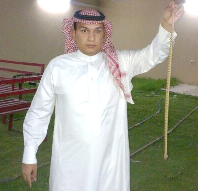 بالصور.. ثعبان يهاجم استراحات بشرق الرياض