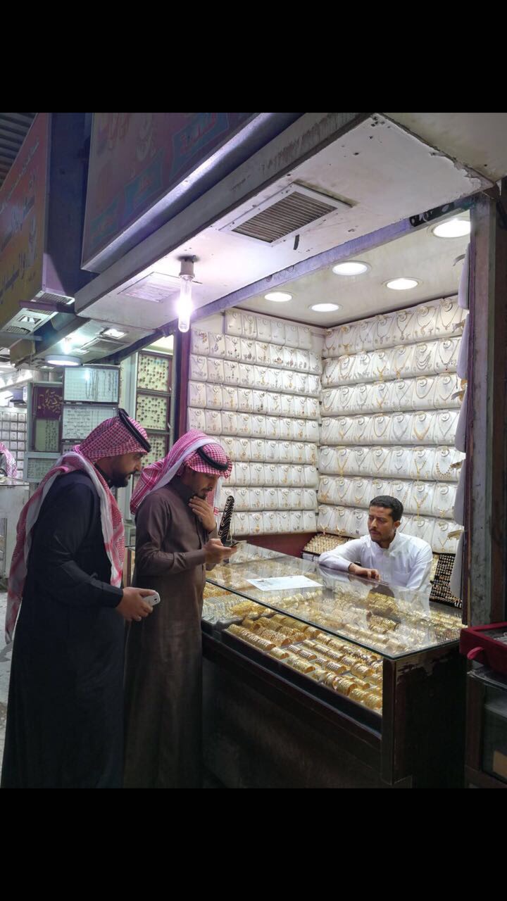 بالصور.. 45 مخالفة توطين وتأنيث بمحلات الرياض