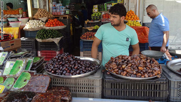 بالصور.. أول يوم من رمضان حول العالم