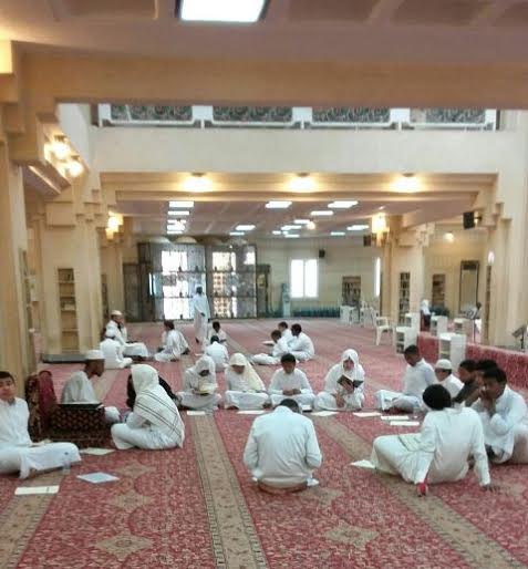 48 طالباً يشاركون في يوم الهمة لمراجعة القرآن الكريم بجامع العقيل بالرياض1