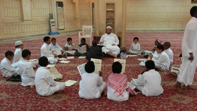 48 طالباً يشاركون في يوم الهمة لمراجعة القرآن الكريم بجامع العقيل بالرياض