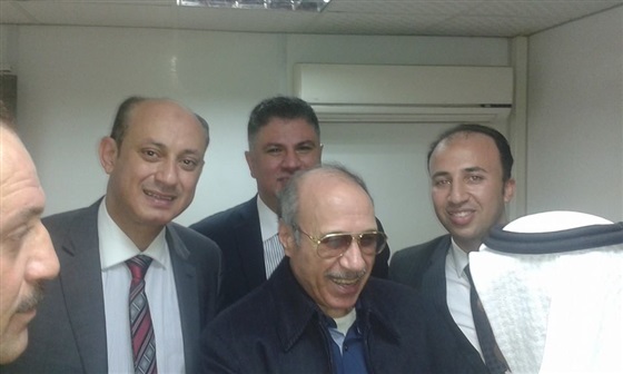بالصور.. وزير داخلية مبارك عادت له الضحكة بعد البراءة