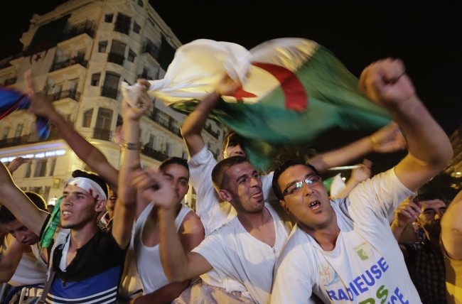 بالصور.. الجزائريون يحتفلون بفوزهم على كوريا الجنوبية