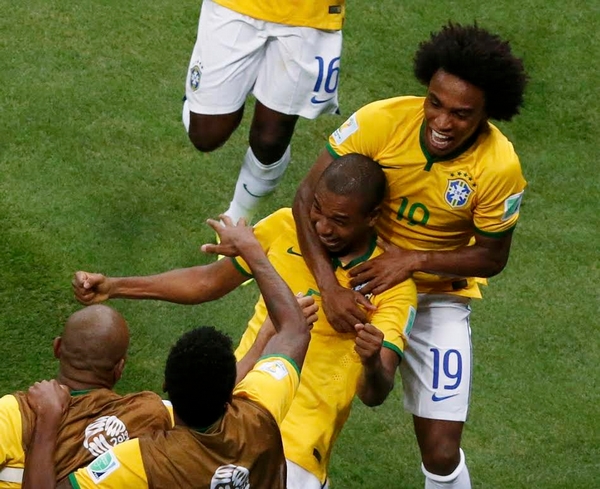 البرازيل تواجه تشيلي في مباراة مكررة وهولندا مع المكسيك في لقاء ناري