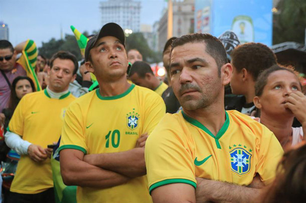 هزيمة البرازيل تحتاج إلى عقود كي ينساها “بلد كرة القدم”