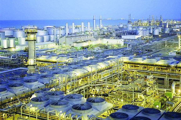 التوسّع في صناعات البتروكيماويات وتوطين التقنية هدف السعودية  