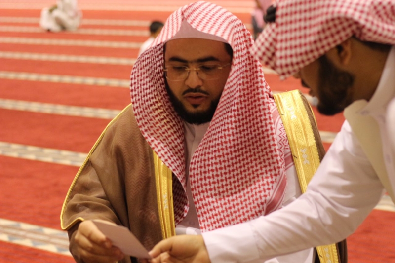 بالصور.. رئيس جمعية نبأ بخميس مشيط يدشن برامج متنوعة في مجمع وقار