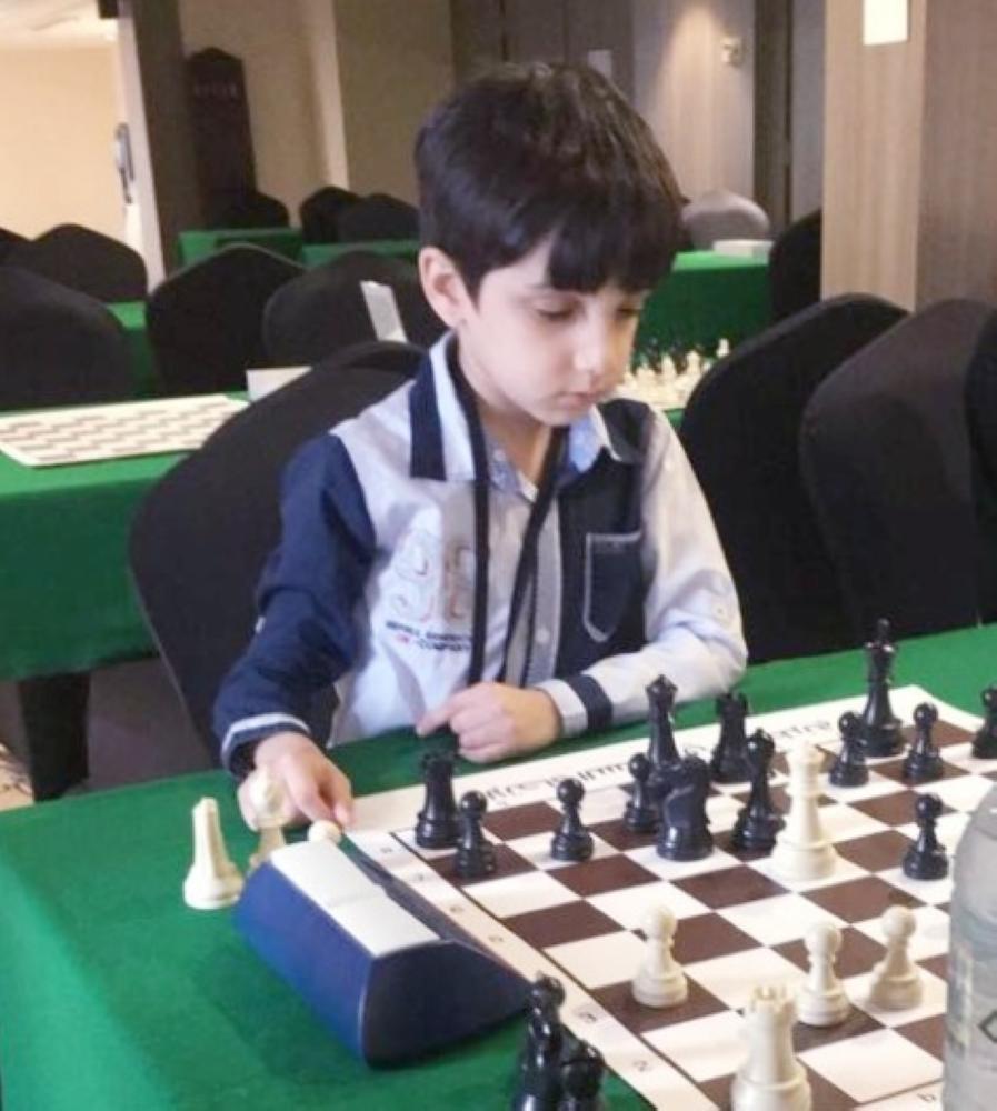 الطفل عليان يحصد المركز الأول في بطولة الشطرنج للناشئين بجدة