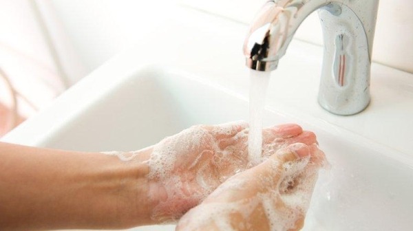 في اليوم العالمي لغسل الأيدي.. احذروا الإهمال!