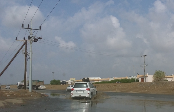 بالصور.. هطول أمطار متفرقة على ساحل عسير