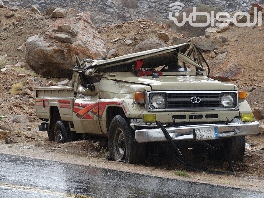 بالصور.. انزلاق مركبات في أمطار سهول بللسمر