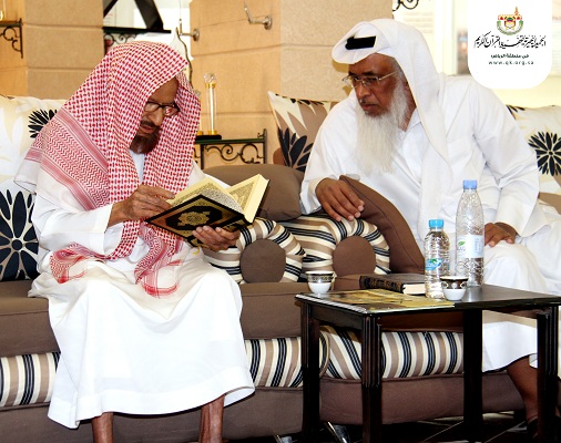 “آل فريان” يستقبل وفد جمعية رعاية المصحف الشريف بالبحرين