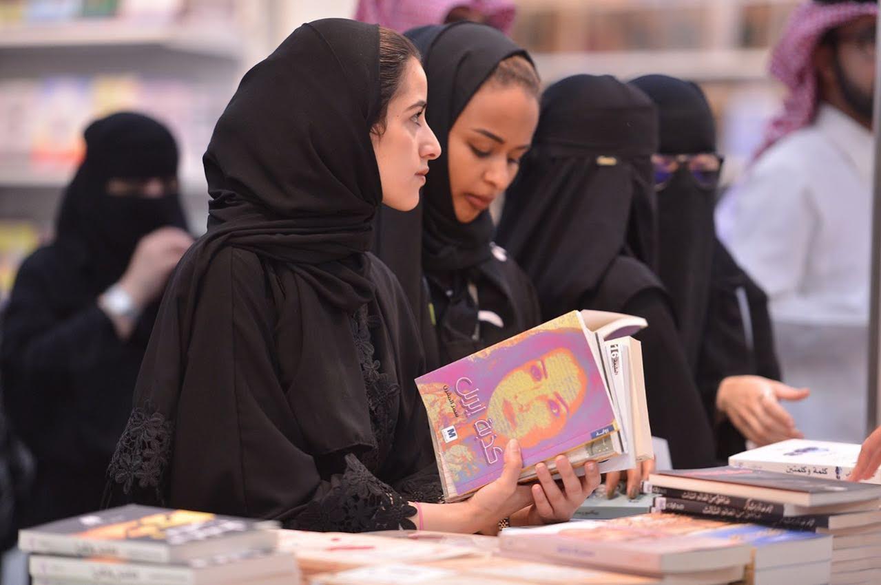 بالصور.. 85 ألف زائر لمعرض الرياض للكتاب في أيامه الثلاثة الأولى