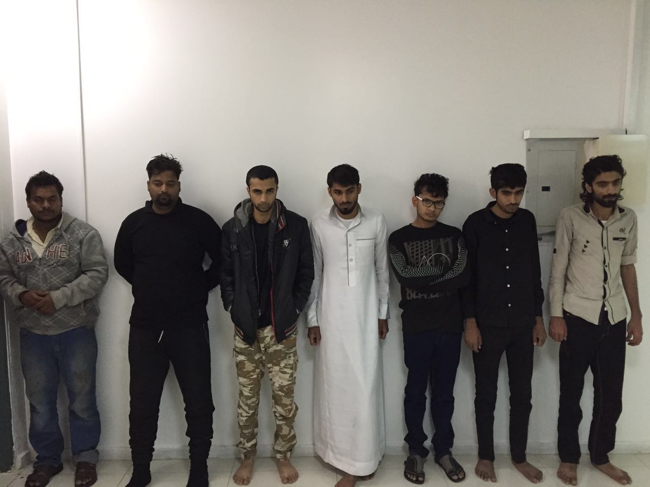 بالصور.. عصابة سرقة أجزاء السيارات في قبضة شرطة الرياض