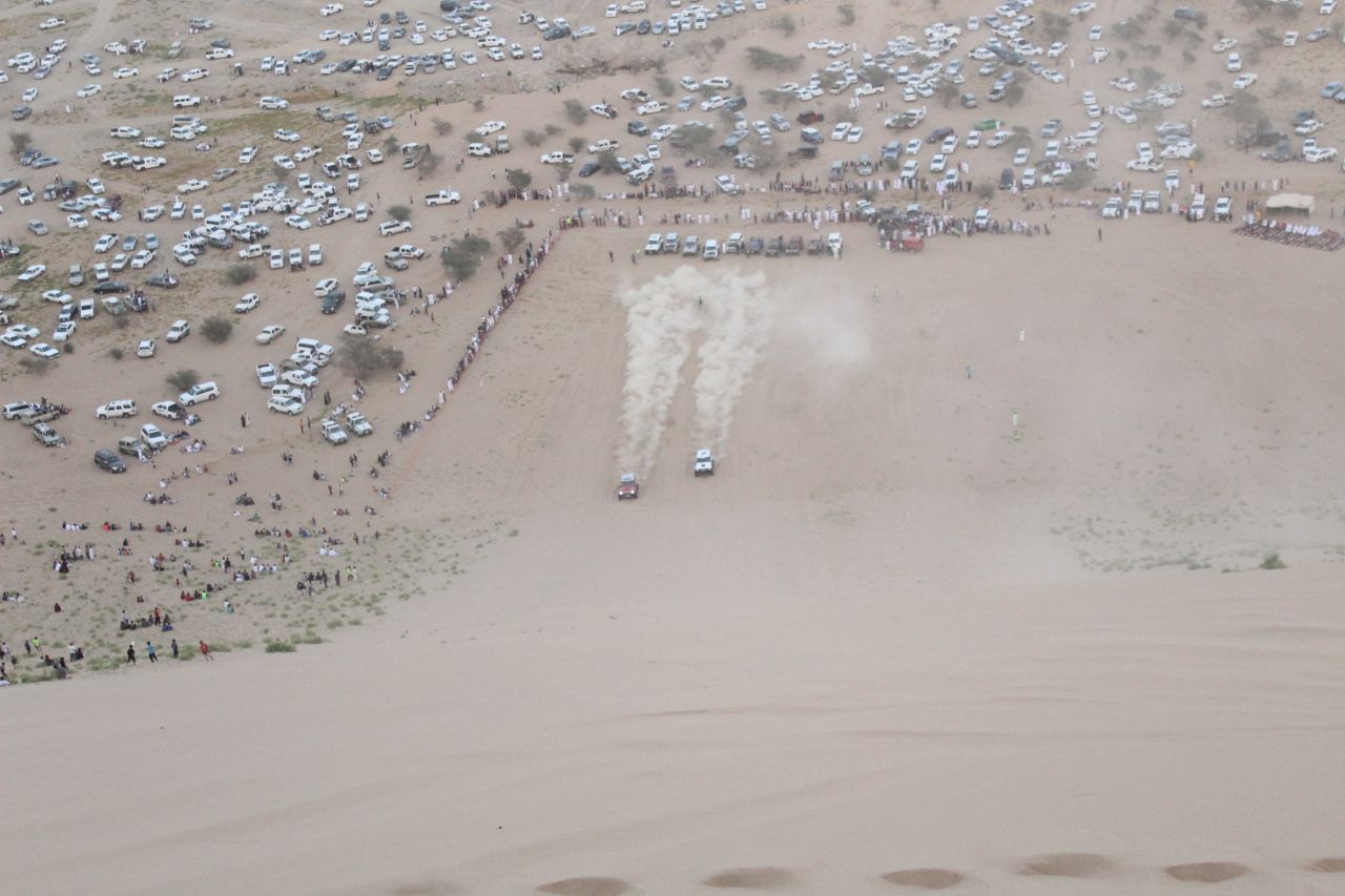 صور مثيرة.. التطعيس يجذب زوار بدر