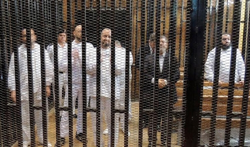 اليوم.. استئناف محاكمة مرسي و14 آخرين في “أحداث الاتحادية”