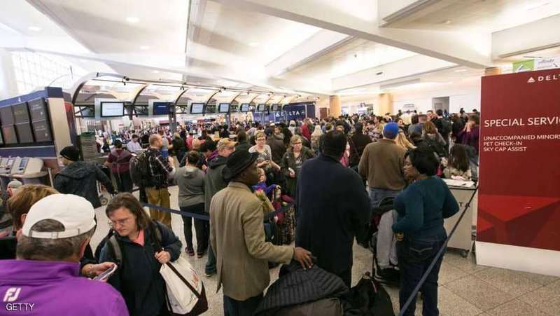 خلل تقنيّ يكدّس المسافرين في المطارات الأميركية