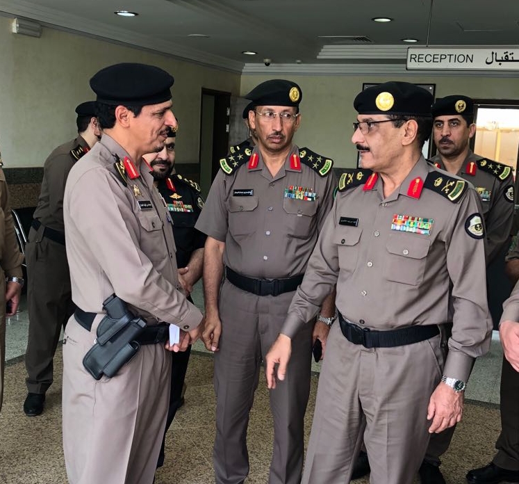 بالصور.. مدير شرطة الرياض يتفقد المراكز الشرطية والمرور ودوريات الأمن بـ3 محافظات