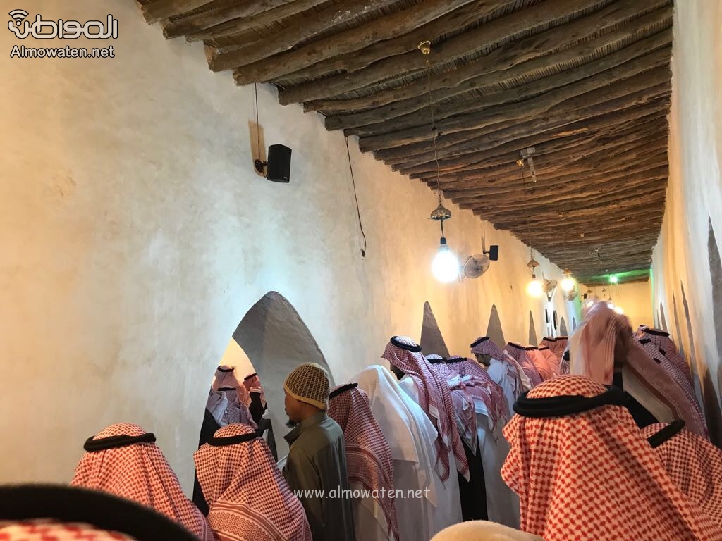 بالفيديو والصور.. صلاة الغائب في طبب على شهداء تحطم المروحية