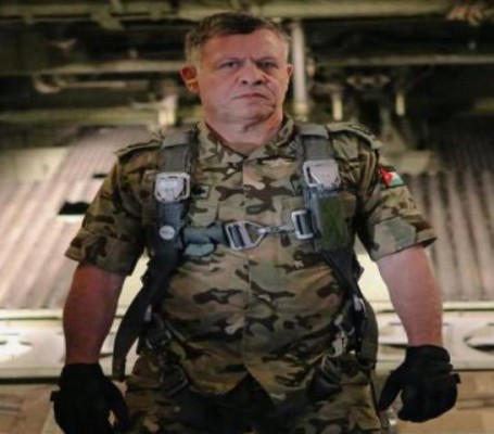 أنباء عن ضربة جوية بقيادة ملك الأردن على معاقل “داعش”