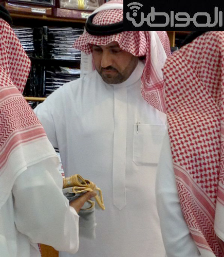 بالصور.. الأمير تركي بن عبدالله في سوق الزل 