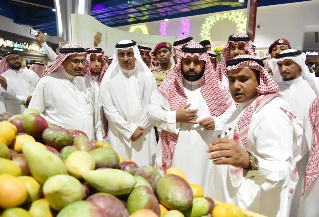 بالصور.. تدشين فعاليات مهرجان المانجو والفواكه الاستوائية بجازان