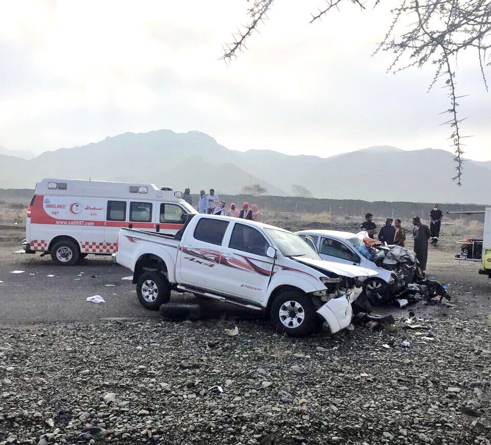 وفاة وإصابة 6 مواطنين في حادث تصادم غرب اليتمة بالمدينة المنورة