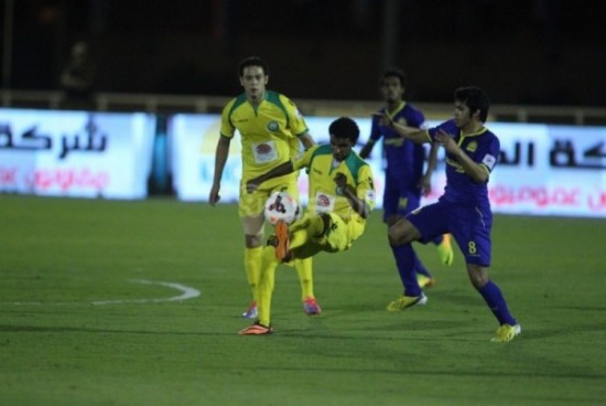 بالصور.. النصر يحلق في الصدارة ويقاسم العروبة النقاط