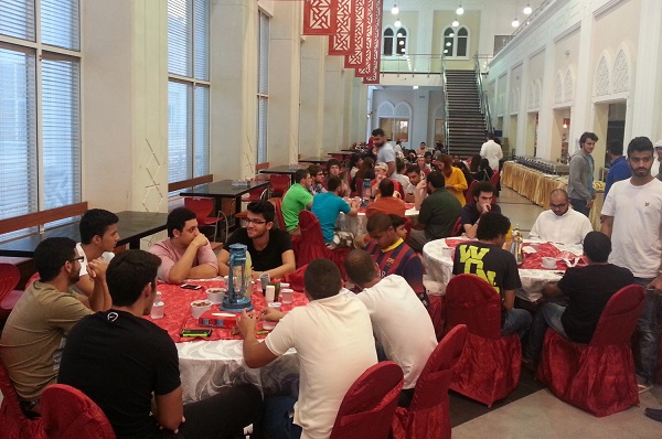مأدبتا إفطار للطلاب السعوديين الجامعيين في الإمارات