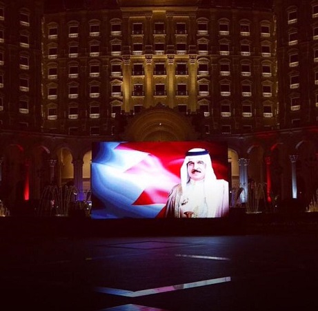 بالصور .. “الرياض” تشارك البحرين يومها الوطني