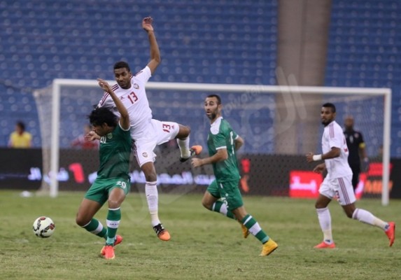 شاهد.. اللقطات الأولى من لقاء المنتخب الإماراتي والمنتخب العراقي